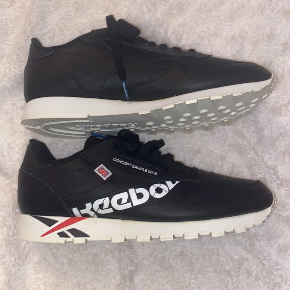Mens Reebok Classic Sample Sneakers - Picture 2 of 8